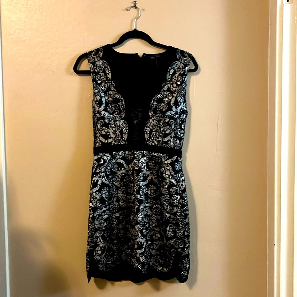 BCBGMAXAZRIA Sleeveless Black White Silver Lace Mini Scallop Hem Pocket Dress 4